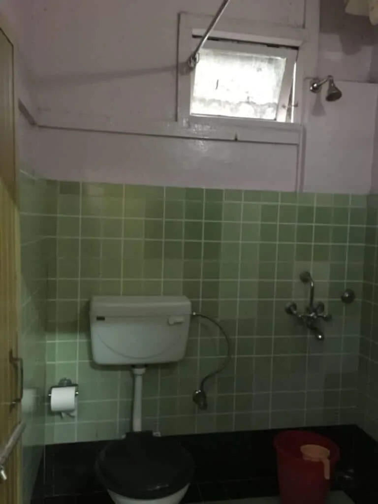 Eldorado Guest House Shillong Washroom